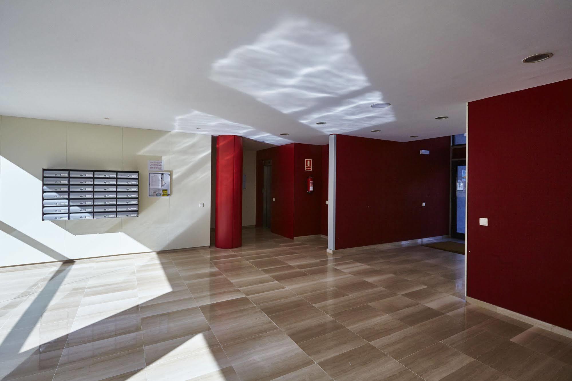 The Lonely Chimney Apartments Barcelona Luaran gambar
